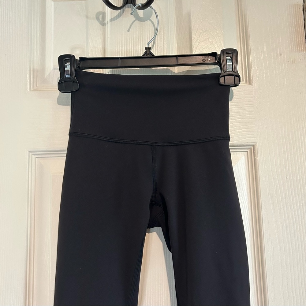 Lululemon Wunder Train High-Rise Crop 23" in Black - Size 2 - Picture 5 of 10